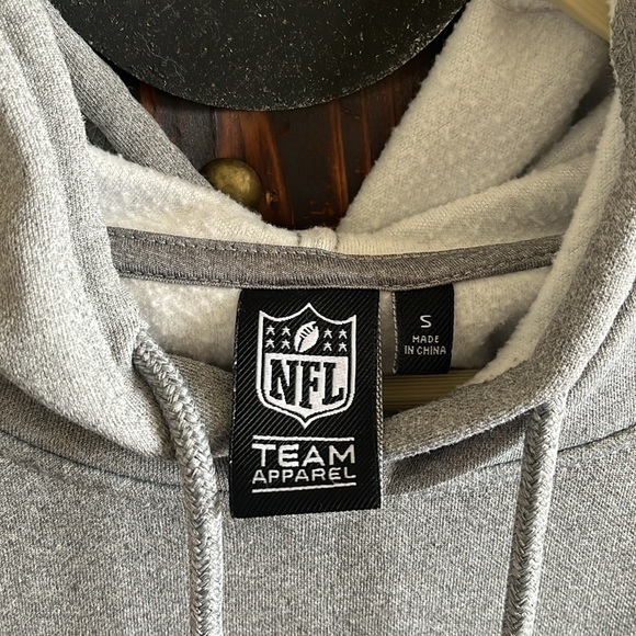 Men’s New England Patriots hooded sweatshirt. Size small. 63C - Picture 3 of 5